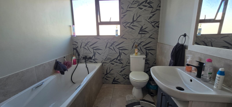 4 Bedroom Property for Sale in Flamwood North West